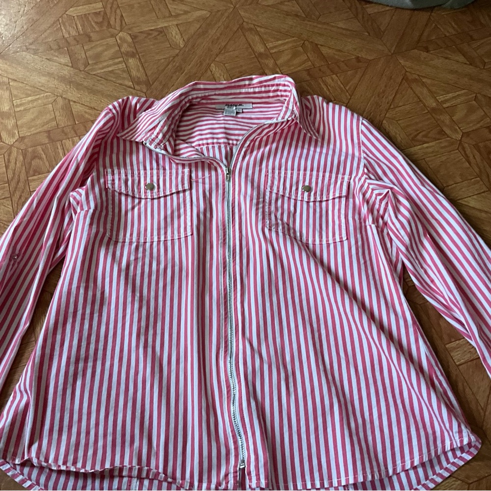 Tracy M. Size large ladies top